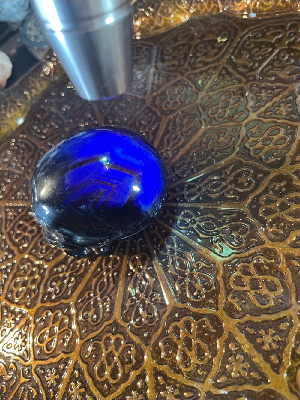 Black rose flourite skull - Picture 7 of 9